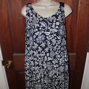 NEVER WORN - Super Soft Knit MidiDress w/Crochet Accent in Back - HAS POCKETS